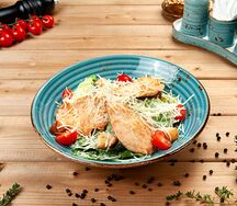 Салат Цезарь с курицей
