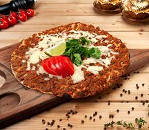 Лахмаджун с бараниной