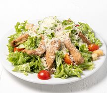 Салат Цезарь с курицей