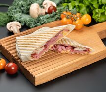 Ролл с ветчиной и сыром