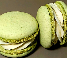 Фисташка-малина макаронс