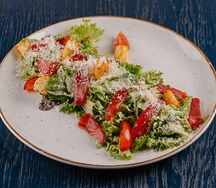 Салат Цезарь Лосось