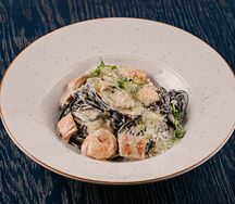 Спагетти Неро с морепродуктами