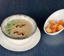 Крем-суп грибной с сухарями