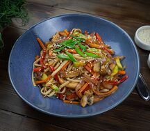 Wok с курицей
