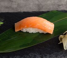 Суши Лосось