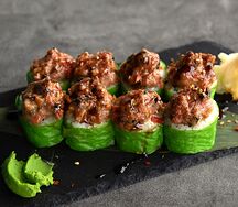 Запеченный ролл с мидиями