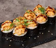 Маки запеченный с лососем