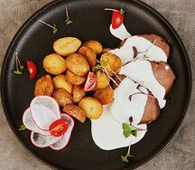 Говяжьи медальоны с молодым картофелем