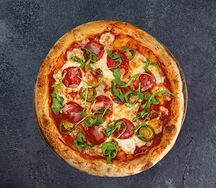 С пепперони и перцем халапеньо