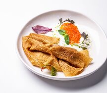 Блины с красной икрой и страчателлой