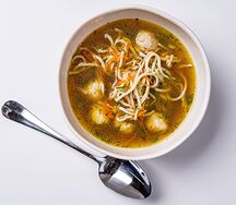 Куриный суп с фрикадельками