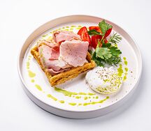 Вафля из кабачка с копченым окороком