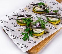Клевые бутеры c черноморской килькой