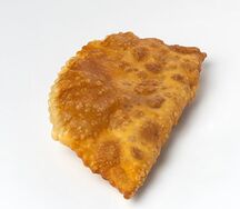 Чебурек с говядиной и лучком