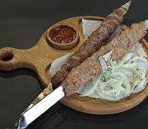 Сочная парочка люля-кебабов