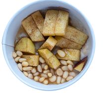 Каша овсяная с яблоком и орешками