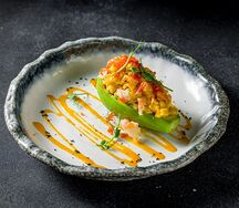 Салат с крабом и авокадо