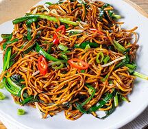 Wok Японский соба с ломаными биточками