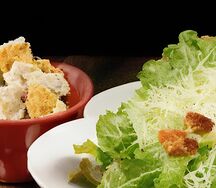 Комбо Салат Цезарь классик и сырные палочки