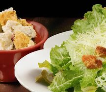 Комбо Цезарь грибной, луковые колечки и напиток