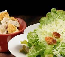 Комбо Салат Цезарь без мяса и крылышки наружу