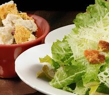Комбо салат Цезарь грибной и луковые колечки