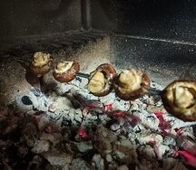 Шампиньоны на мангале
