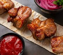 Шашлык из филе куриного бедра европейская кухня