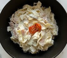 Паста феттуччини с беконом и вешенками 