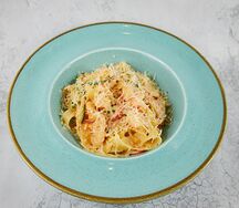 Лингвини с креветками и овощами