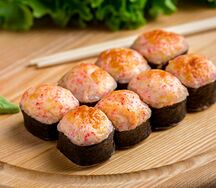 Запеченный ролл с крабом