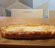 Хачапури по-аджарски с ветчиной