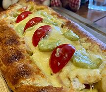 Хачапури Песто, томат, моцарелла