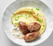 Котлеты из трех видов мяса с картофельным пюре