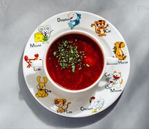Борщ с говядиной и сметаной