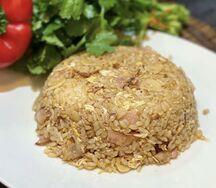 Рис с беконом и яйцом
