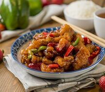 Курица с фруктами в кисло-сладком соусе
