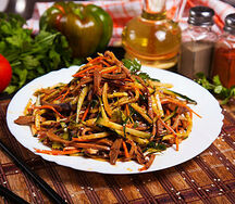 Салат из языка соломкой с огурцом