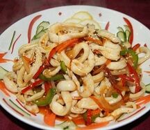 Жареный кальмар с острым перцем