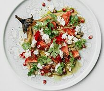 Печеный баклажан на мангале с томатами и греческим сыром