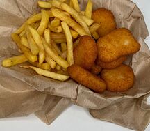 Картофель фри и наггетсы