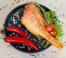 Морской окунь горячего копчения