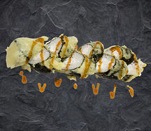 Жареный ролл с копченой курочкой