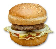 Бургер с говяжьей котлетой