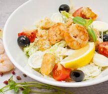 Салат Цезарь с креветкой