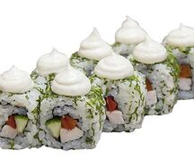 Ролл с курицей и овощами