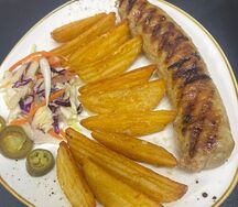 Колбаска гриль с картофелем айдахо