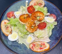 Салат цезарь с креветкой