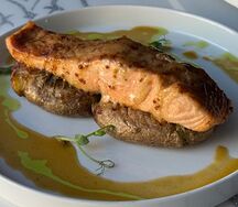 Лосось с запечённым картофелем